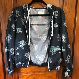 Thin windbreaker womens small